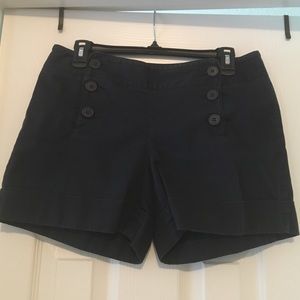 Express flat front shorts with buttons