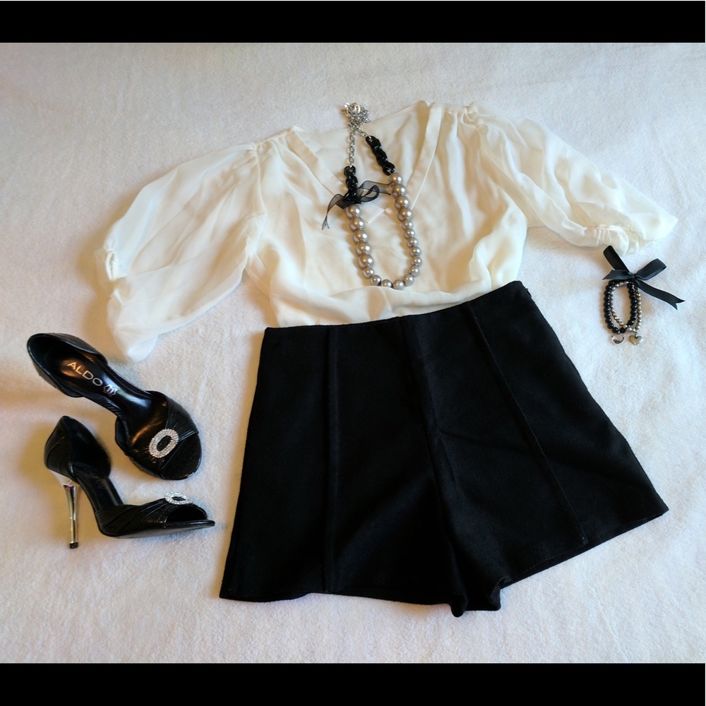 ✨Like New✨ Black Dress Shorts