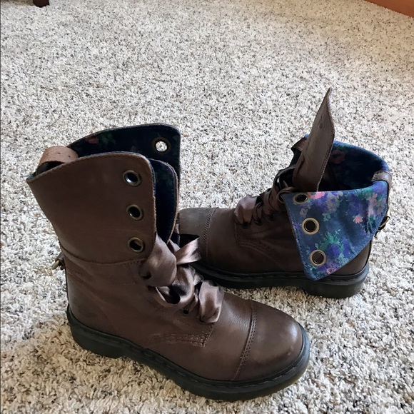 Aimilie Doc Martins