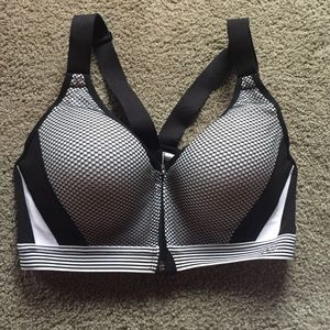 VS Wired Sports Bra