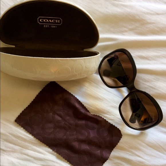 Coach Sunglasses 😎 - Picture 1 of 3