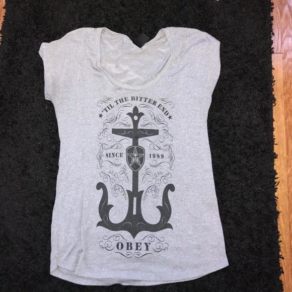 OBEY gray shirt size S very good condition