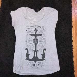 OBEY gray shirt size S very good condition
