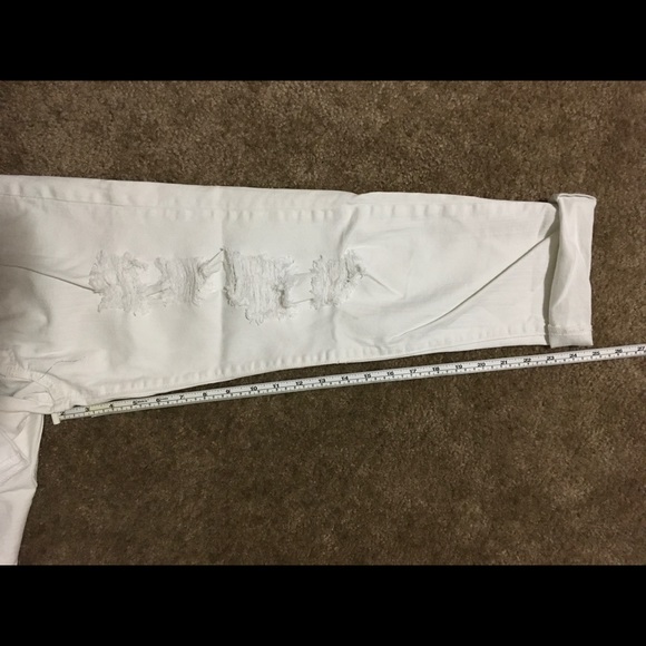 ✨Like New✨ White Distressed Boyfriend Jeans - Picture 3 of 4