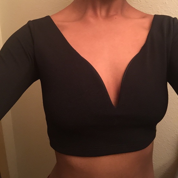 super crop v-neck top