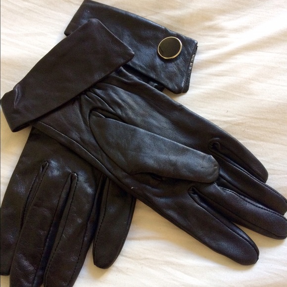 Black Leather Gloves NWOT ❤ - Picture 1 of 3