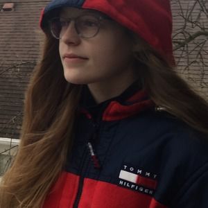 Meet your Posher, Chloe