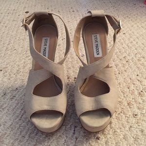 Steve Madden Nude wedges