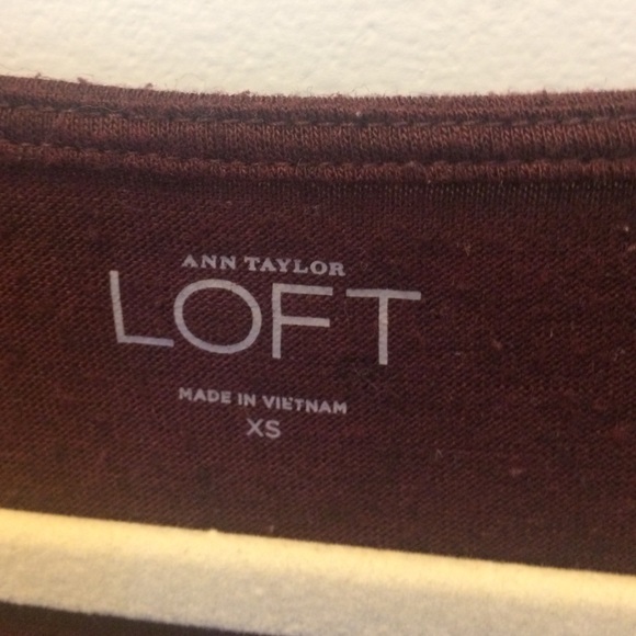Ann Taylor Loft maroon long sleeve top size XS - Picture 2 of 3