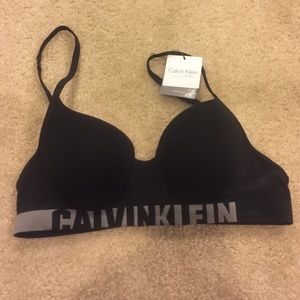 Calvin Klein t shirt bra