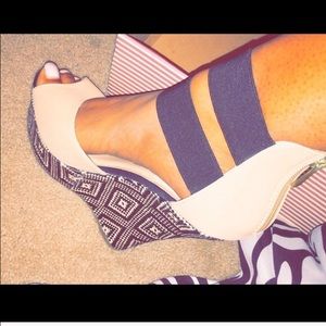 Tribal printed wedges