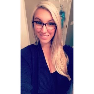 Meet your Posher, Rebekah