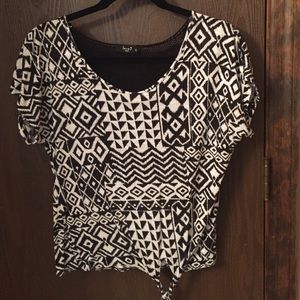 Black & White Top