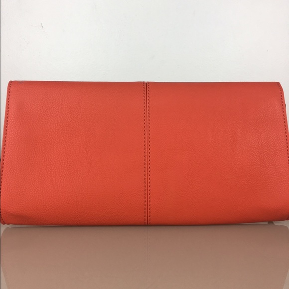 🌺BCBG Paris clutch NWT - Picture 2 of 5