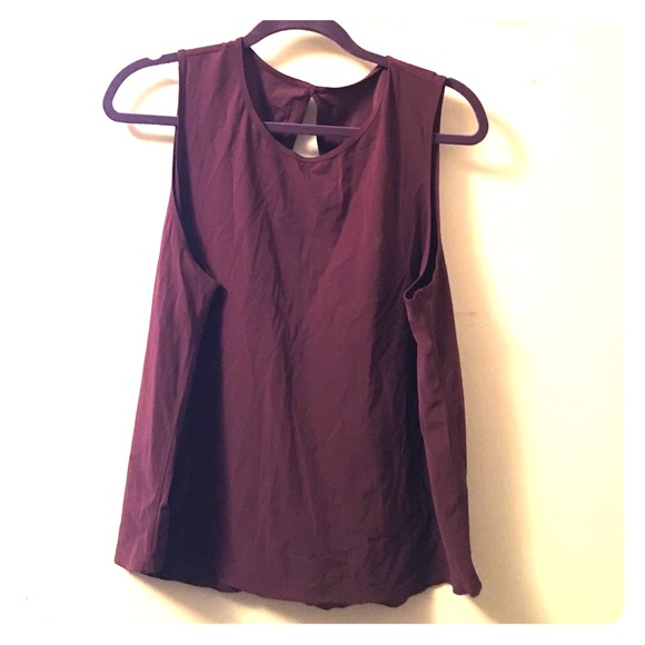 Backless workout shirt