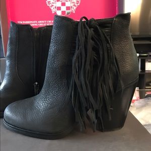 New VINCE CAMUTO booties with fringe!