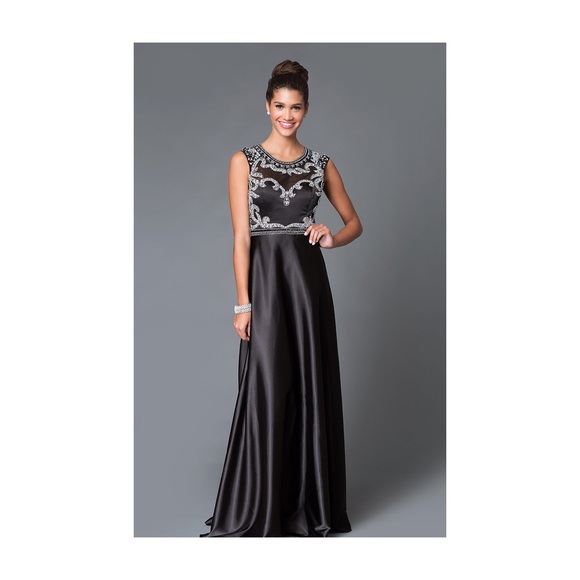 Dresses & Skirts - NWT Black Prom Dress/Gown