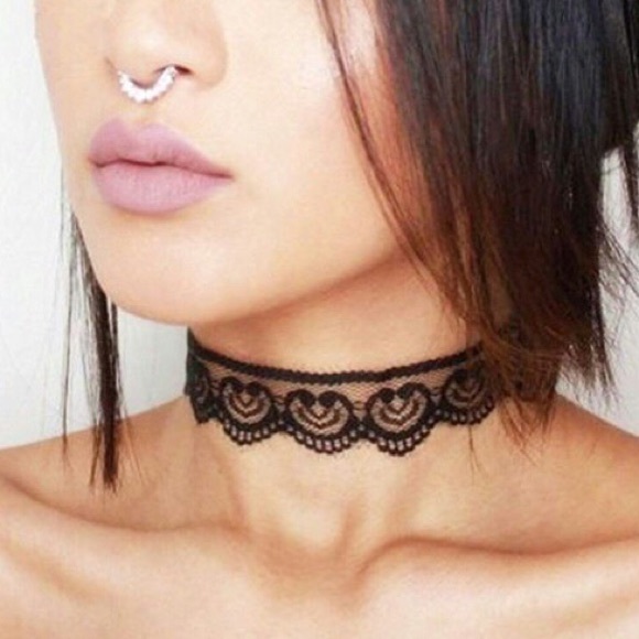 Jewelry - Black lace choker
