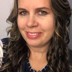 Meet your Posher, Angie