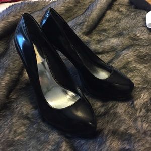 Black Pumps