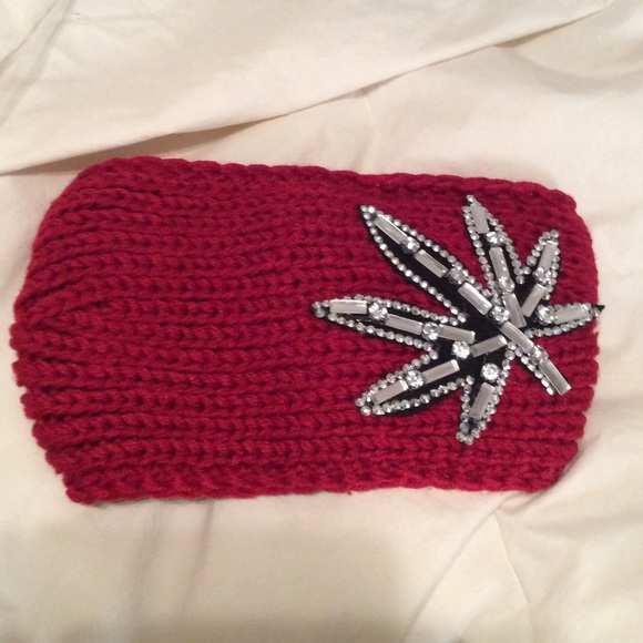 Knit Headwrap with Jeweled Leaf NWT