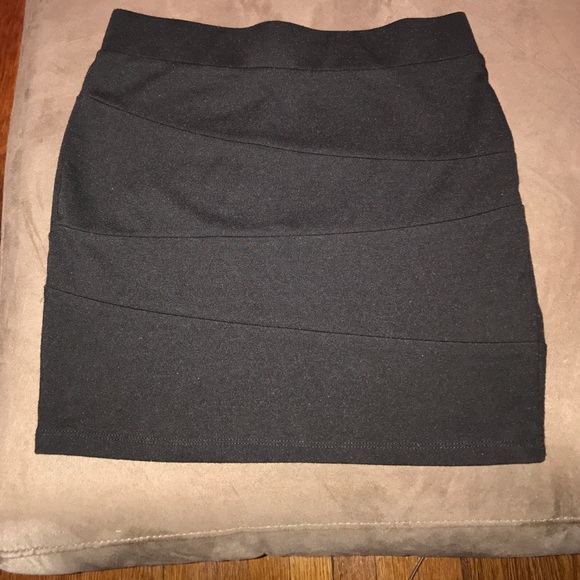 G by guess black skirt size Small!