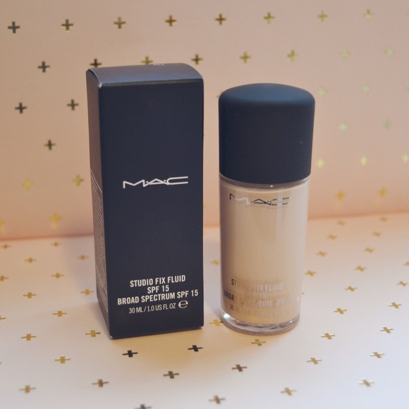 MAC Studio Fix Fluid Foundation SPF 15 - NW10