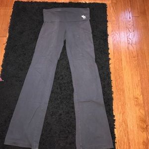 Abercrombie gray yoga pants size M!
