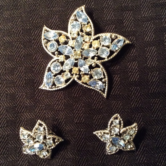 Vintage Sarah Coventry Blue Rhinestone Jewelry (NEW PRICE)