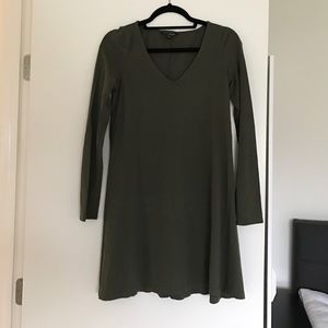 Green V-Neck Long Sleeve Trapeze Dress