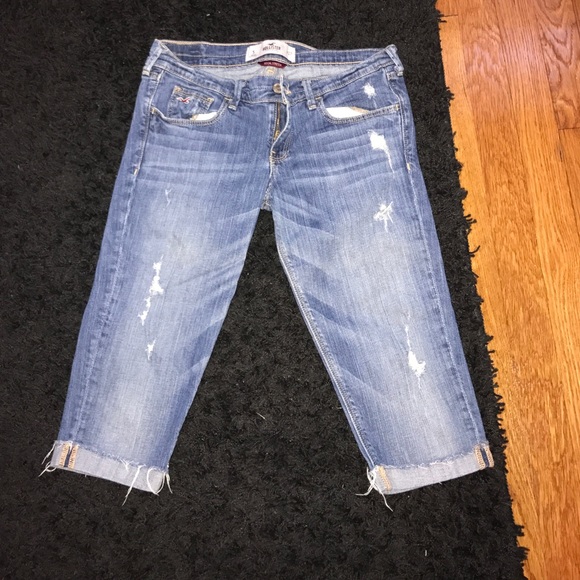 Hollister size 5 "social stretch" capri jeans!