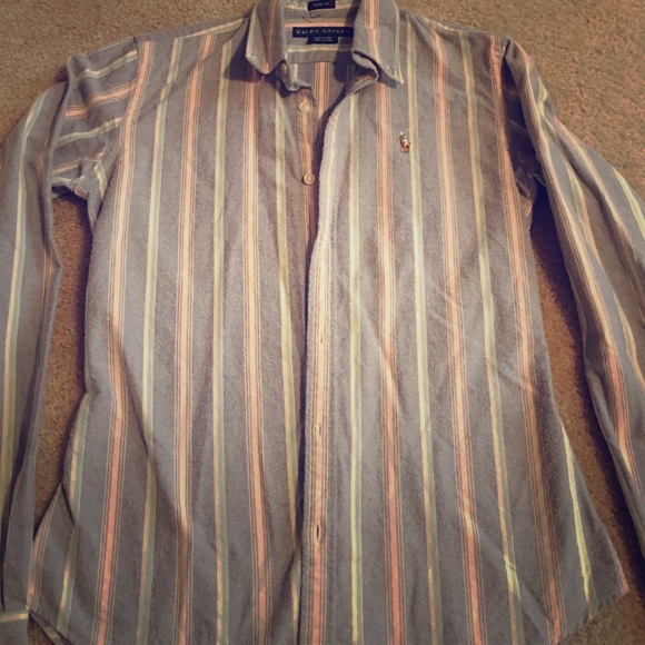 Women's polo. Button up