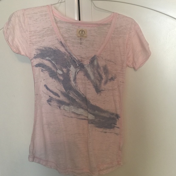 Light pink ocean wave t shirt