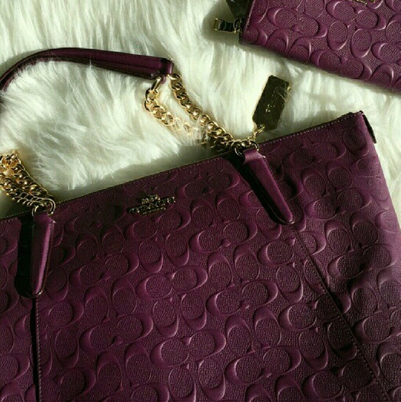 Coach Handbags - MAJOR ISO
