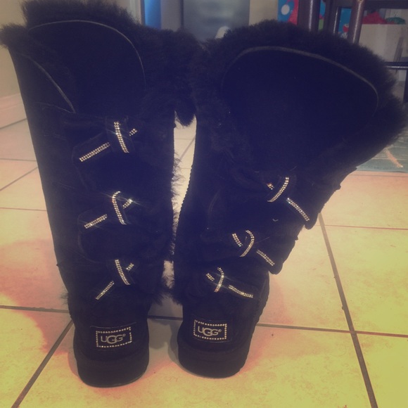 Uggs* black with rhinestones and now tie