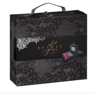 59 Piece Makeup Set