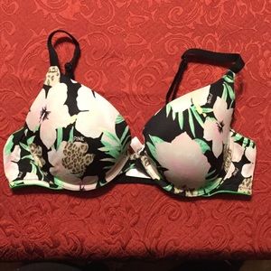 Flash sale!! Victoria's Secret bra
