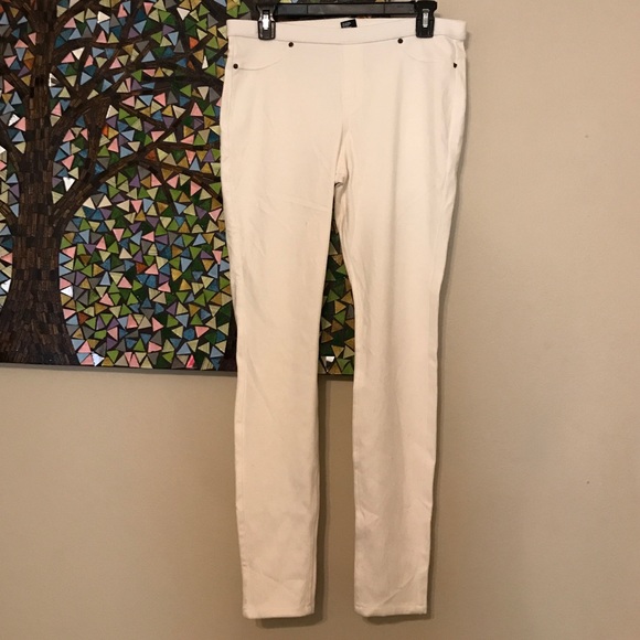 White leggings!