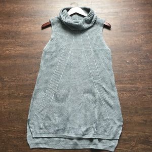 BRAND NEW MOTIVE KNITTING BLOUSE