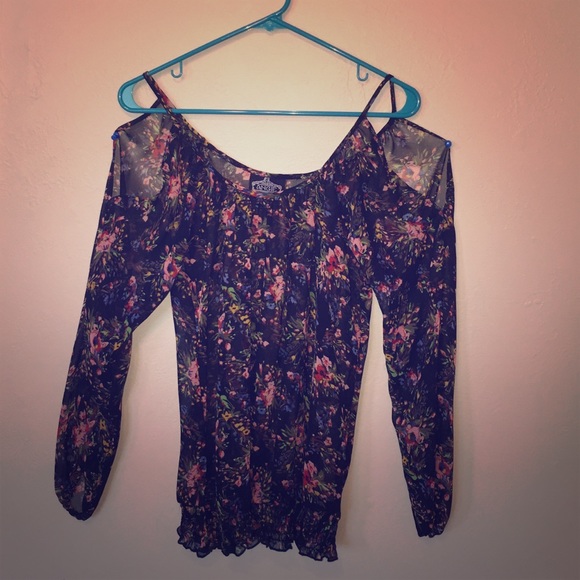 Shoulderless Blouse