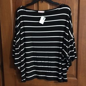 3/4 length bell sleeved top