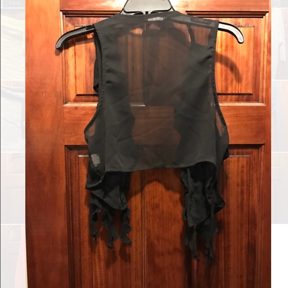 Metropark Ruffle Vest - Picture 3 of 3