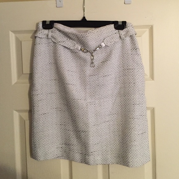 White House Black Market suit - Picture 3 of 4