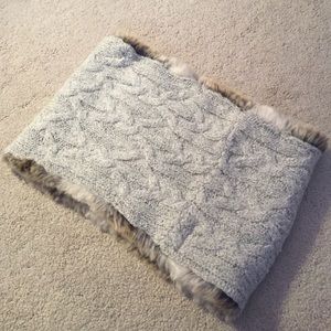 Aerie scarf (faux fur)