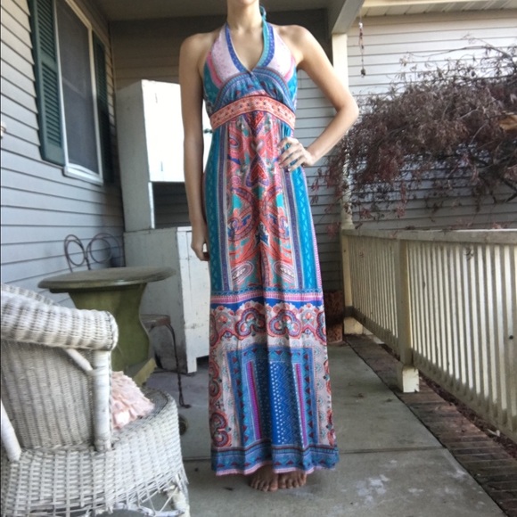 Colorful Halter Maxi Dress - Picture 3 of 4