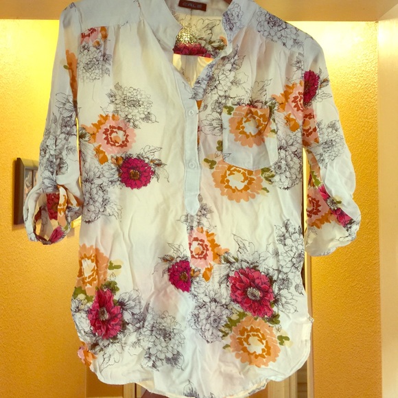 3/4 sleeve floral blouse