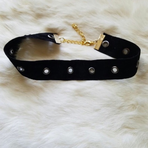 Hailey Cutout Choker - Picture 2 of 3