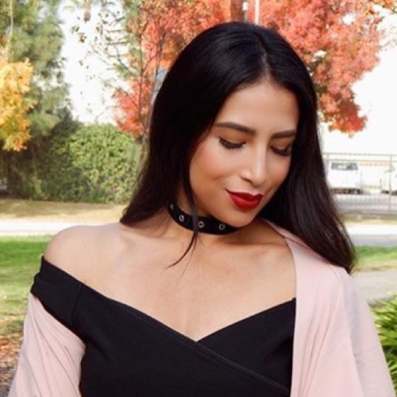 Hailey Cutout Choker - Picture 3 of 3