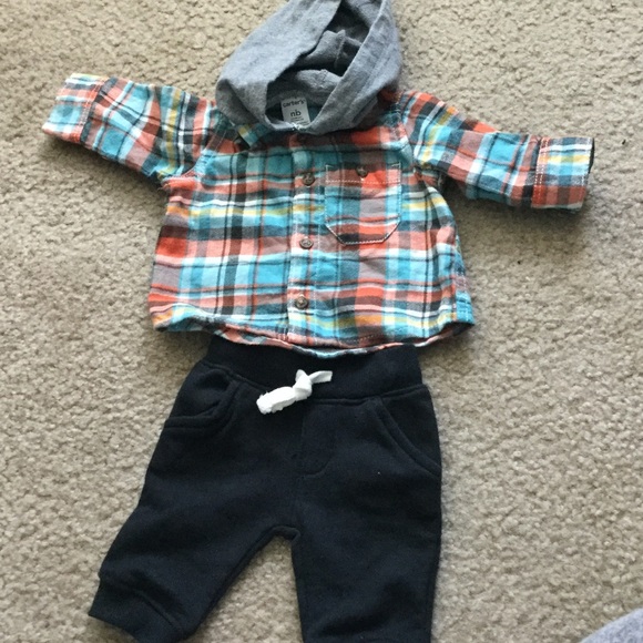 Newborn outfit super cute! And cool 😎