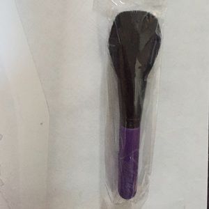 MAC Selena brush